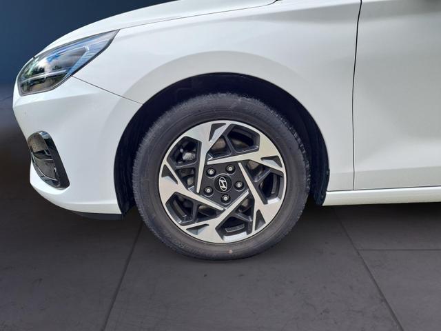 Hyundai i30 Kombi Advantage cw vAHK Navi LED DAB Kamera Winter 