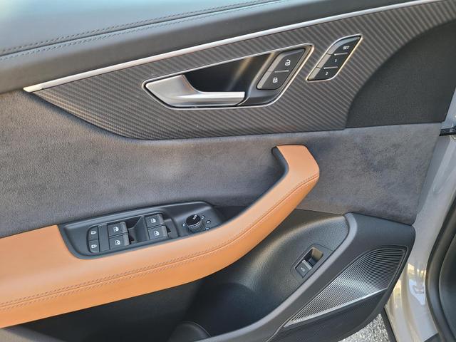 Audi RS Q8 4.0 TFSI quattro AssistPlus DynamikPlus Matrix Pano Leder 