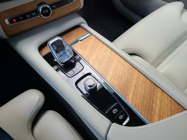 Volvo XC90 Inscription AWD 7Sitz RFK Navi 