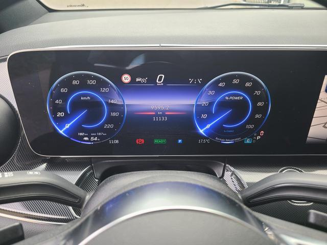 Mercedes-Benz EQV 300 FWD lang (447.813) Distronic Navi 360&deg;Cam Tisch 6-Sitz 
