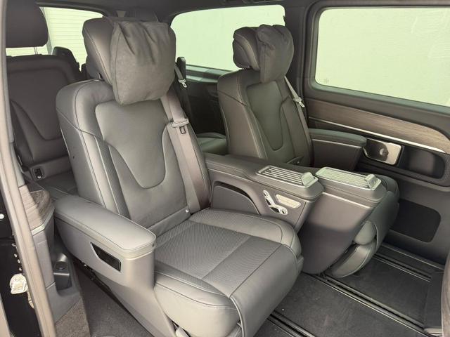 Mercedes-Benz V-Klasse 300 d 4MATIC extralang EXCLUSIVE (447.815) V Airma AHK Luxury StHeiz 