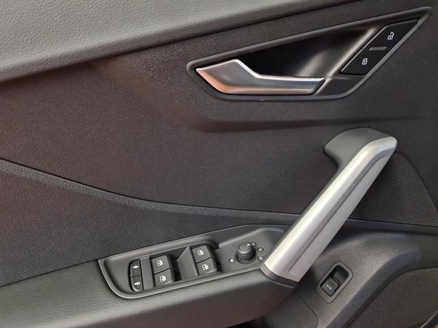 Audi Q2 35 TFSI basis S-tronic vorbAHK LED Navi virtualCock 
