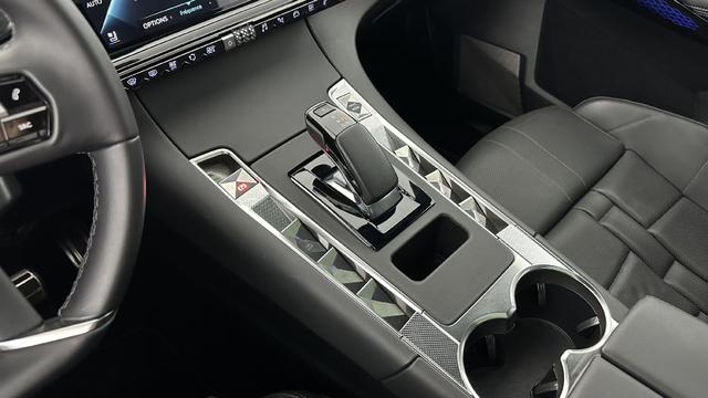 DS Automobiles 7 (Crossback) 