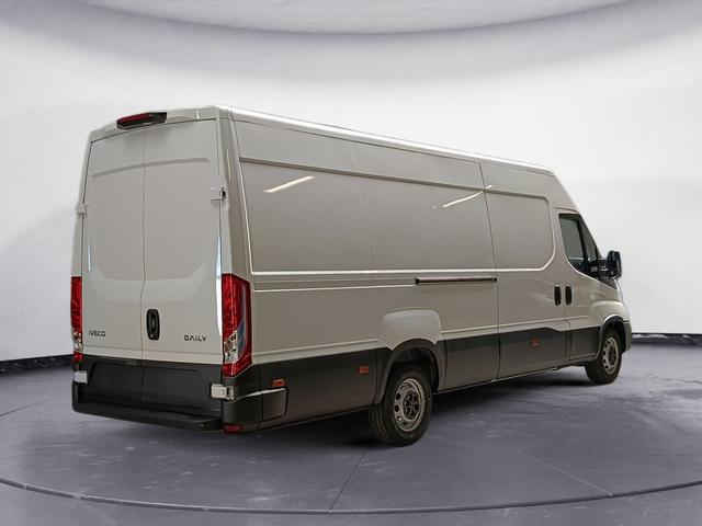 Iveco 35S18 3.0 V16 H2 180CV 