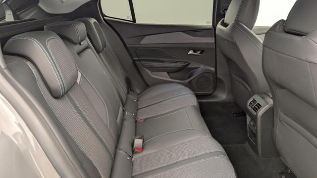 Peugeot 408 Hybrid 145 e-DCS6 Allure 