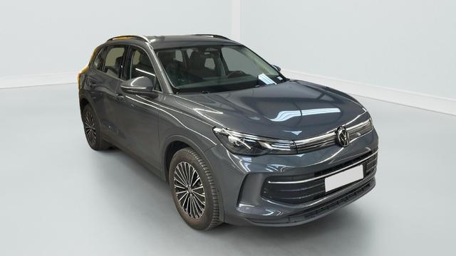 Volkswagen Tiguan - 