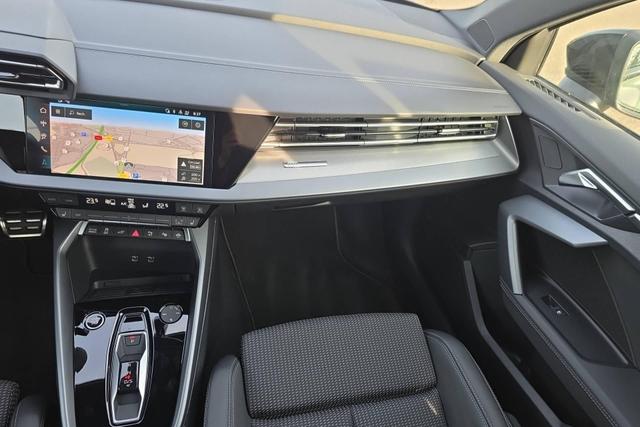 Audi A3 45 TFSI E HYBRIDE RECHARGEABLE 272 S TRONIC 6 LINE 