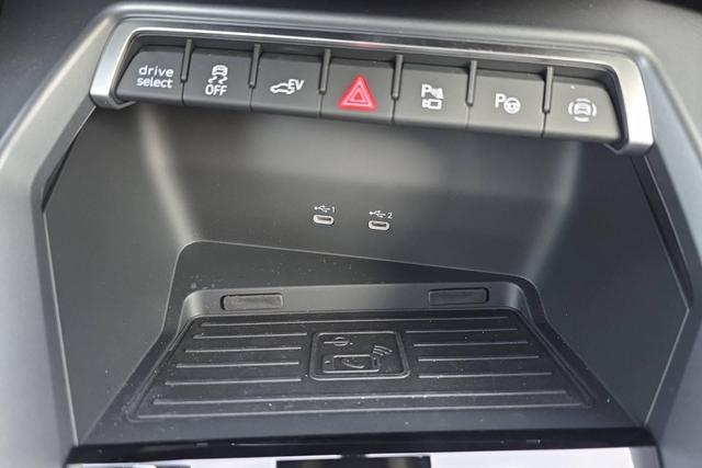 Audi A3 45 TFSI E HYBRIDE RECHARGEABLE 272 S TRONIC 6 LINE 