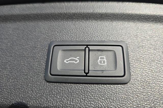 Audi A3 45 TFSI E HYBRIDE RECHARGEABLE 272 S TRONIC 6 LINE 