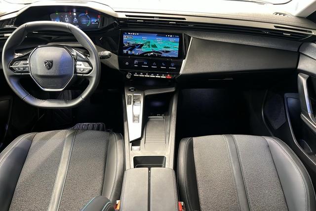 Peugeot 408 Hybrid 145 e-DCS6 Allure 
