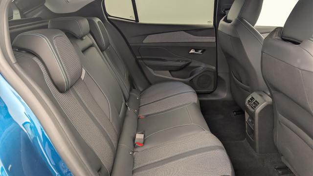 Peugeot 408 Hybrid 145 e-DCS6 Allure 