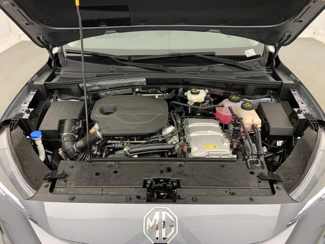 MG ZS 1.5 L Hybrid+ 197 ch Luxury 