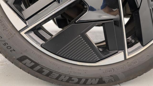 Peugeot 408 Hybrid 145 e-DCS6 GT 