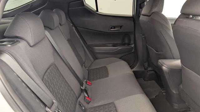 Toyota C-HR HYBRIDE 2.0L DISTINCTIVE 