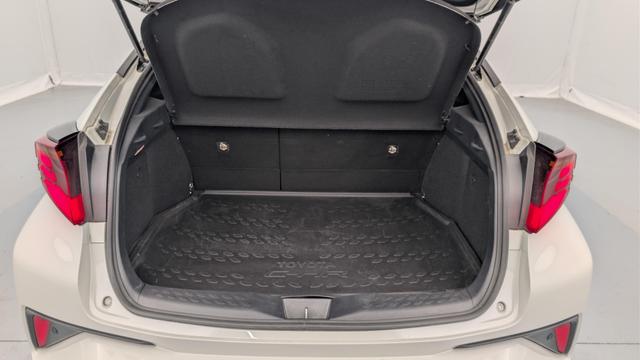 Toyota C-HR HYBRIDE 2.0L DISTINCTIVE 