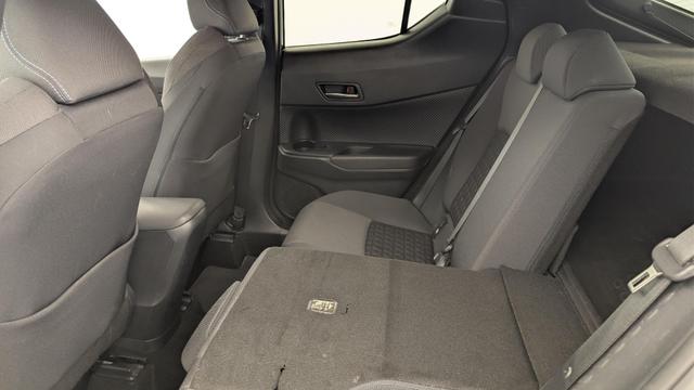 Toyota C-HR HYBRIDE 2.0L DISTINCTIVE 