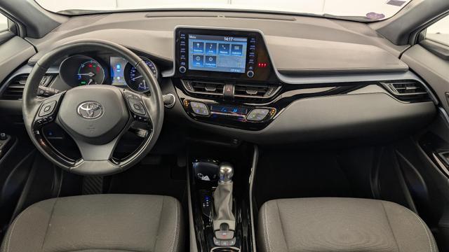 Toyota C-HR HYBRIDE 2.0L DISTINCTIVE 
