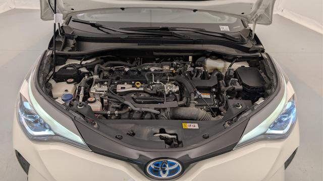 Toyota C-HR HYBRIDE 2.0L DISTINCTIVE 