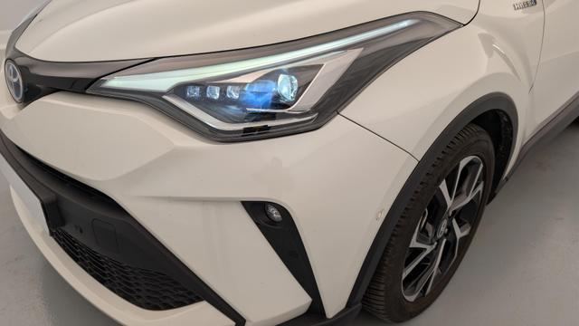 Toyota C-HR HYBRIDE 2.0L DISTINCTIVE 