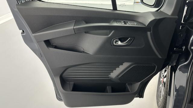 Renault Trafic Kombi RED Edition (L2H1) 