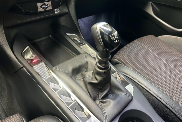 DS Automobiles 3 PureTech 100 BVM6 Performance Line 