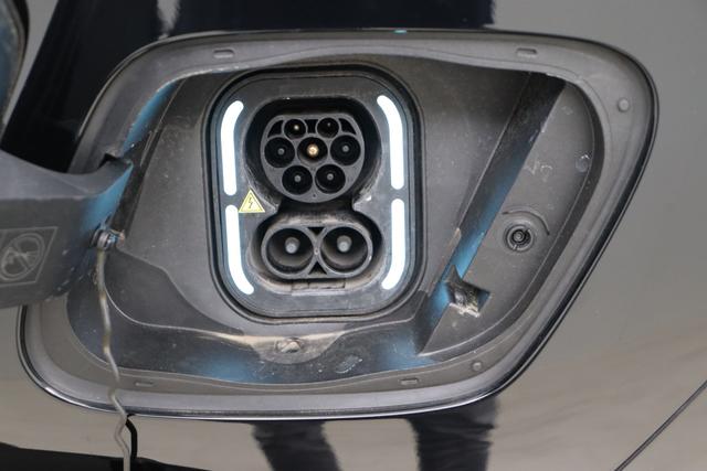 MG MG4 Luxury X-Power 4 