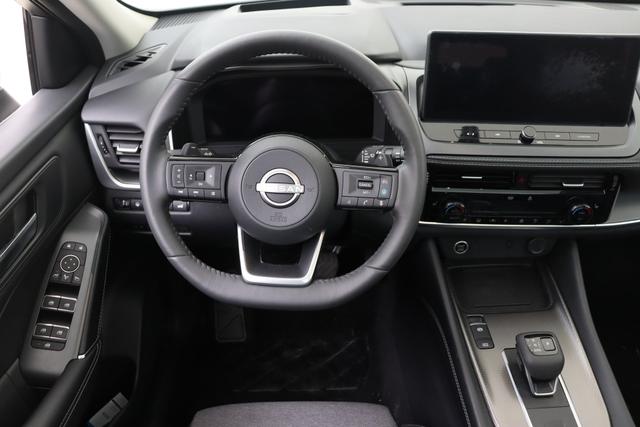 Nissan Qashqai N-Connecta Winter Comfort + PANO 2 Tone 