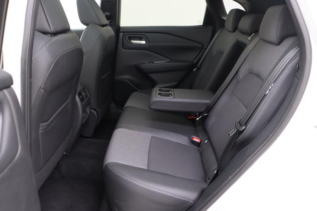 Nissan Qashqai N-Connecta Winter Comfort + PANO 2 Tone 