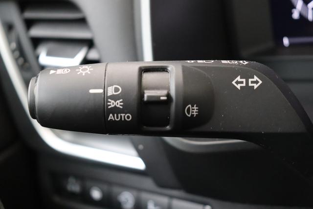 Nissan Qashqai N-Connecta Winter Comfort + PANO 2 Tone 