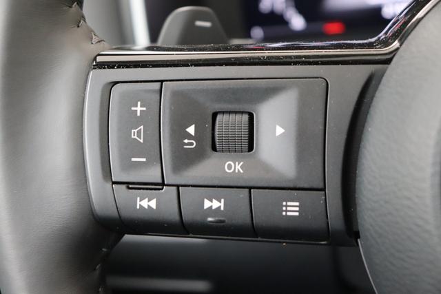 Nissan Qashqai N-Connecta Winter Comfort + PANO 2 Tone 