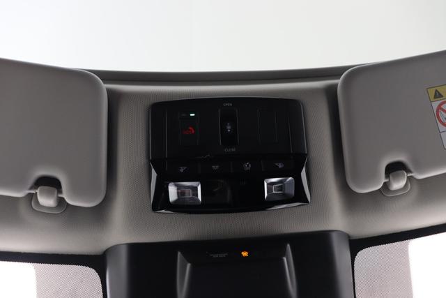 Nissan Qashqai N-Connecta Winter Comfort + PANO 2 Tone 