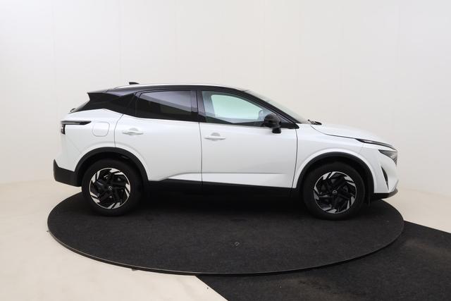 Nissan Qashqai N-Connecta Winter Comfort + PANO 2 Tone 