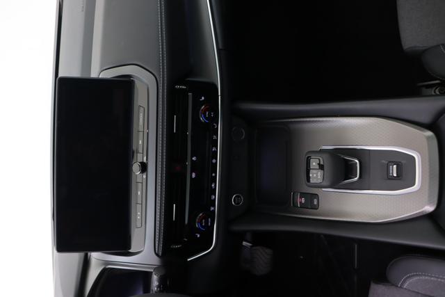 Nissan Qashqai N-Connecta Winter Comfort + PANO 2 Tone 