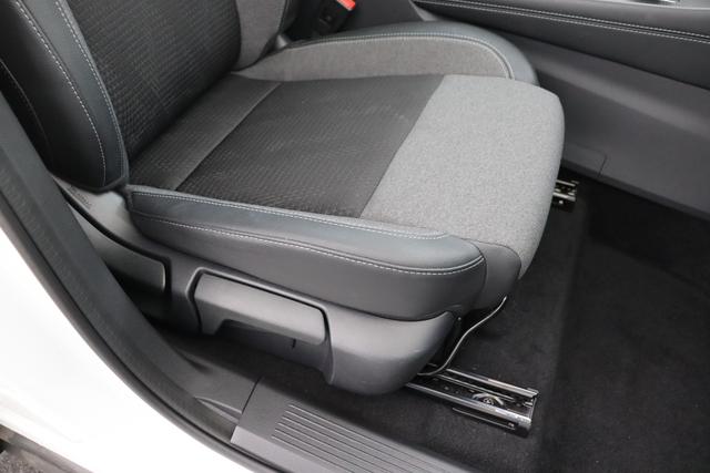 Nissan Qashqai N-Connecta Winter Comfort + PANO 2 Tone 