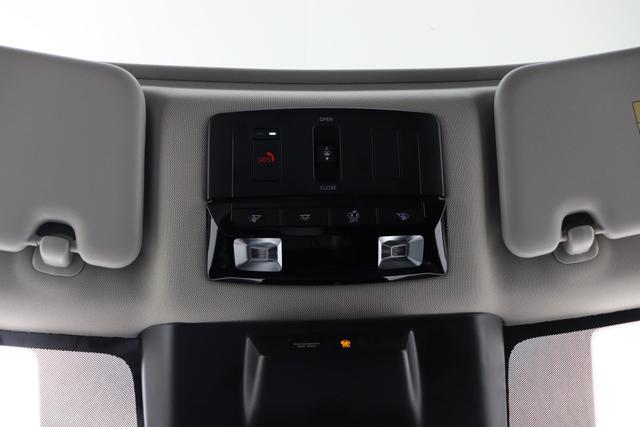 Nissan Qashqai N-Connecta Winter Comfort + PANO 2 Tone 