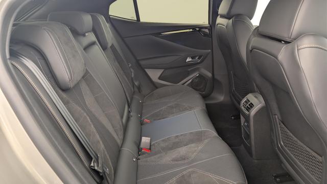 DS Automobiles 4 PureTech 130 EAT8 Etoile - Alcantara 