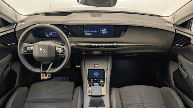 DS Automobiles 4 PureTech 130 EAT8 Etoile - Alcantara 