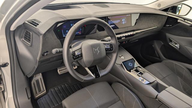 DS Automobiles 4 PureTech 130 EAT8 Etoile - Alcantara 
