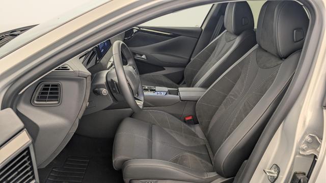 DS Automobiles 4 PureTech 130 EAT8 Etoile - Alcantara 