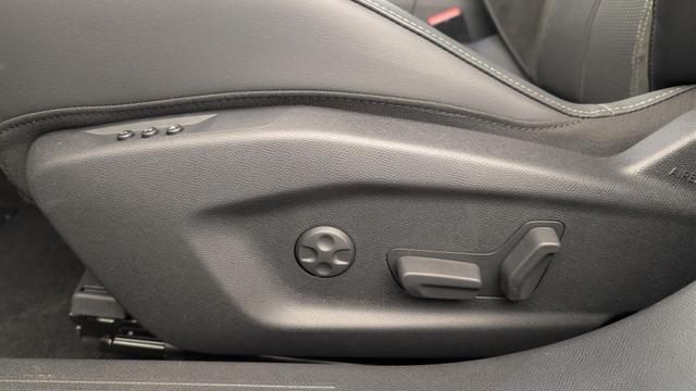 DS Automobiles 4 PureTech 130 EAT8 Etoile - Alcantara 