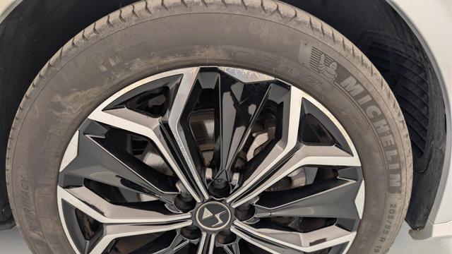 DS Automobiles 4 PureTech 130 EAT8 Etoile - Alcantara 