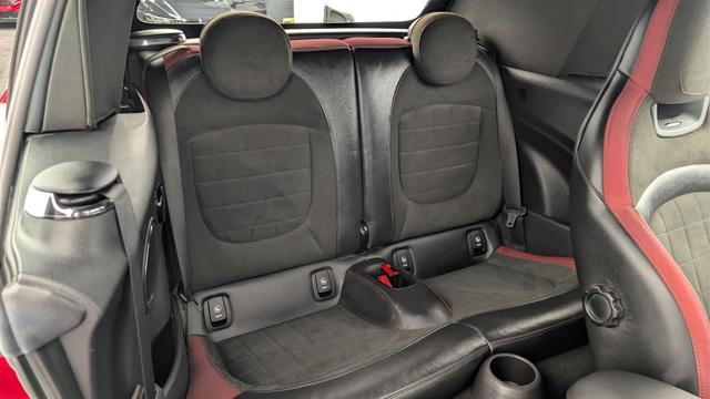 MINI 231 CH JOHN COOPER WORKS BVA6 FINITION JCW EXCLUSIVE DESIGN 