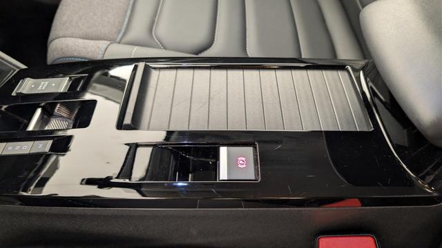 Citro&euml;n C4 BlueHDi 130 EAT8 Max 