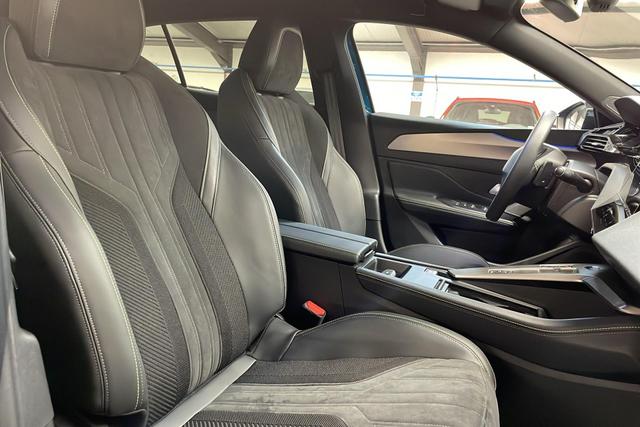 Peugeot 408 PHEV 225 e-EAT8 GT 