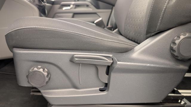 Ford Tourneo 320 L2H1 2.0 EcoBlue 150 ch Titanium 