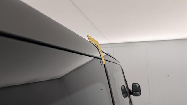 Ford Tourneo 320 L2H1 2.0 EcoBlue 150 ch Titanium 