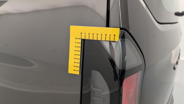 Ford Tourneo 320 L2H1 2.0 EcoBlue 150 ch Titanium 