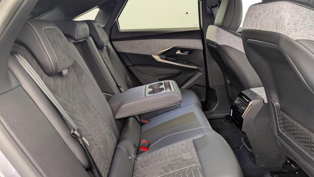 Peugeot 3008 Hybrid 145 e-DCS6 GT 