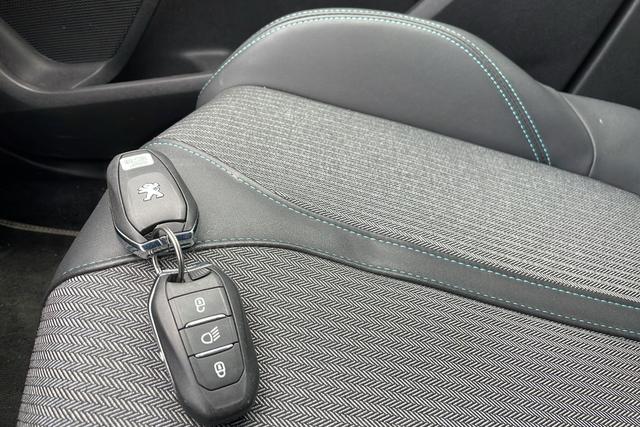 Peugeot 3008 Puretech 130ch S&S BVM6 Allure Pack 