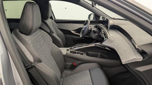 Peugeot 5008 HYBRID 145 CH E-DCS6 ALLURE 